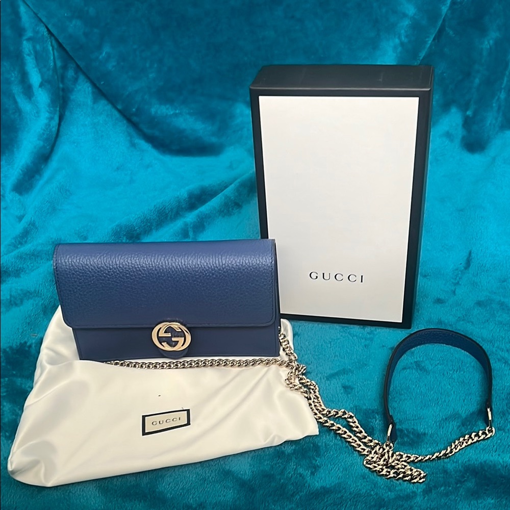SOLD‼️‼️
Gucci Blue Leather Chain Bag